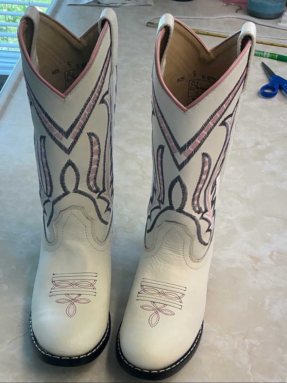 Shyanne White Western Boots with Pink Trim